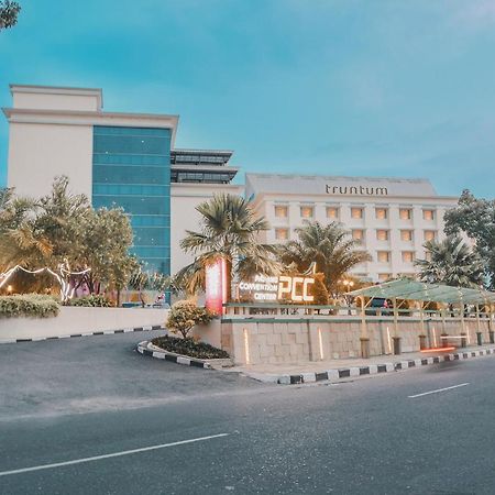 Truntum Padang Hotel Luaran gambar