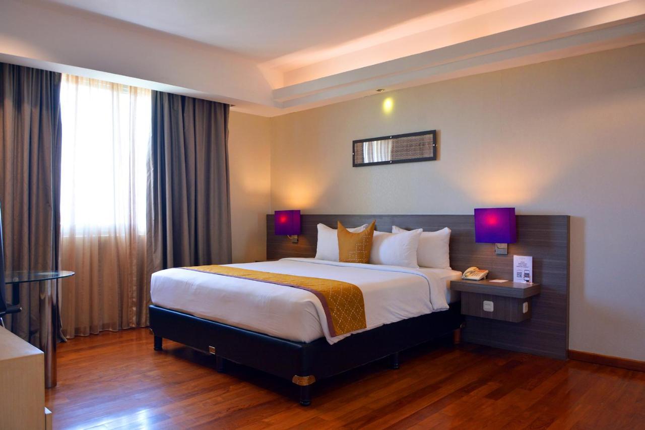 Truntum Padang Hotel Luaran gambar