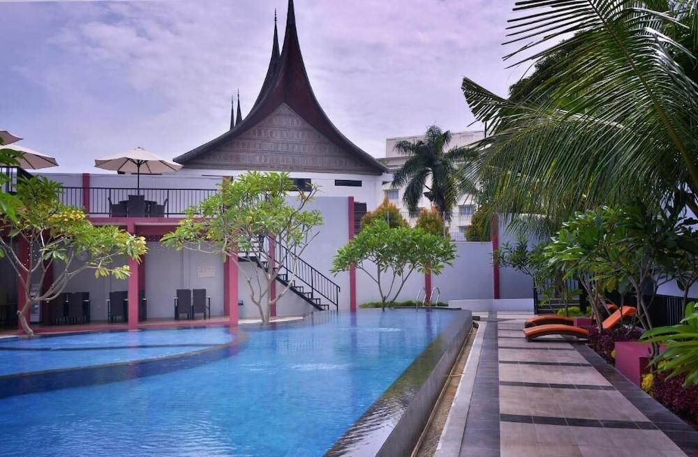 Truntum Padang Hotel Luaran gambar